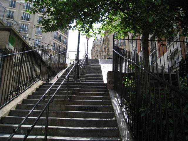 Quiet Apartment Hill Of Montmartre Parigi Esterno foto
